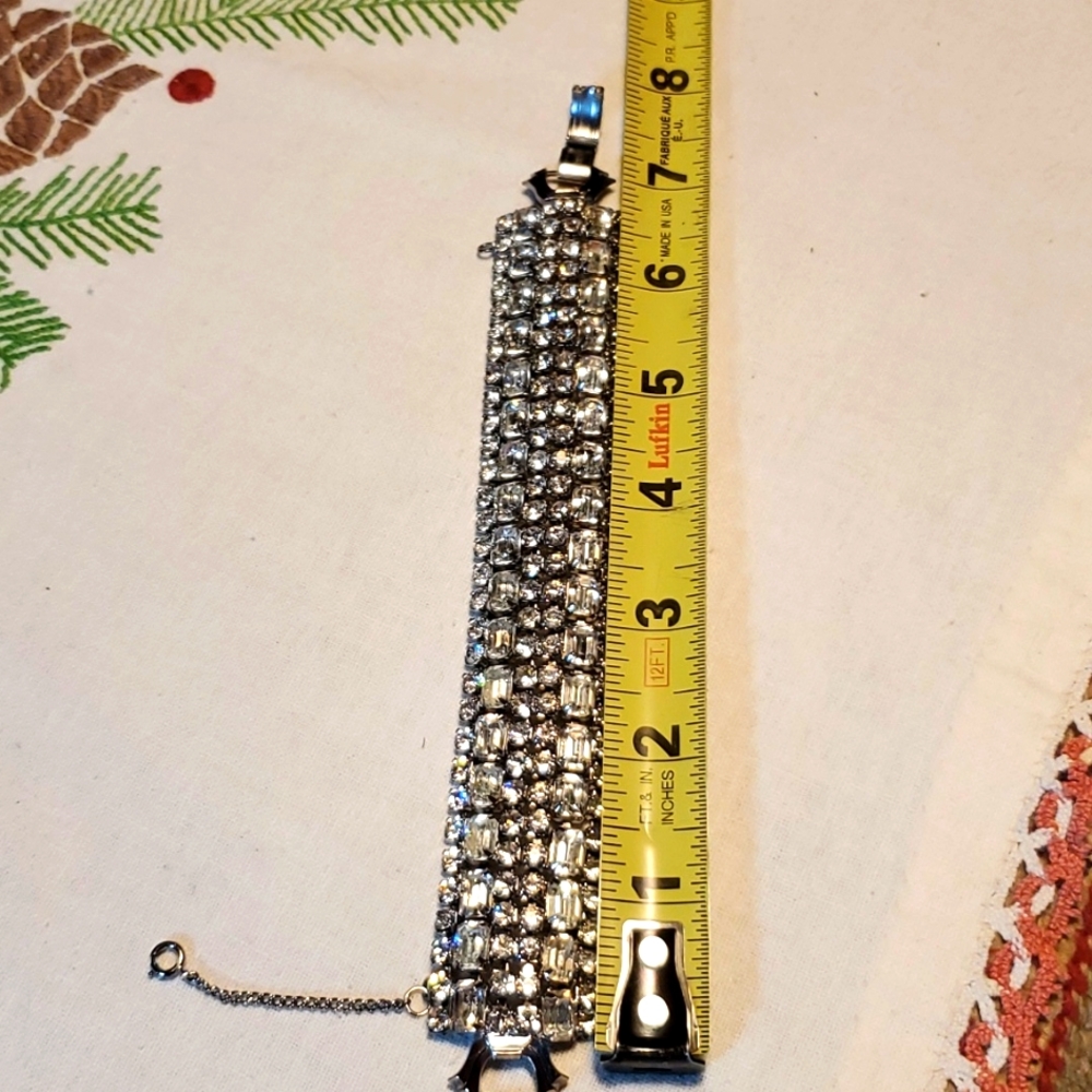 💥SOLD💥Weiss Rhinstone Bracelet - Picture 7 of 10